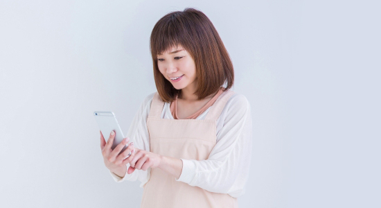 ナースコールや見守りアラートなどをスマホからその場で確認・対応できる